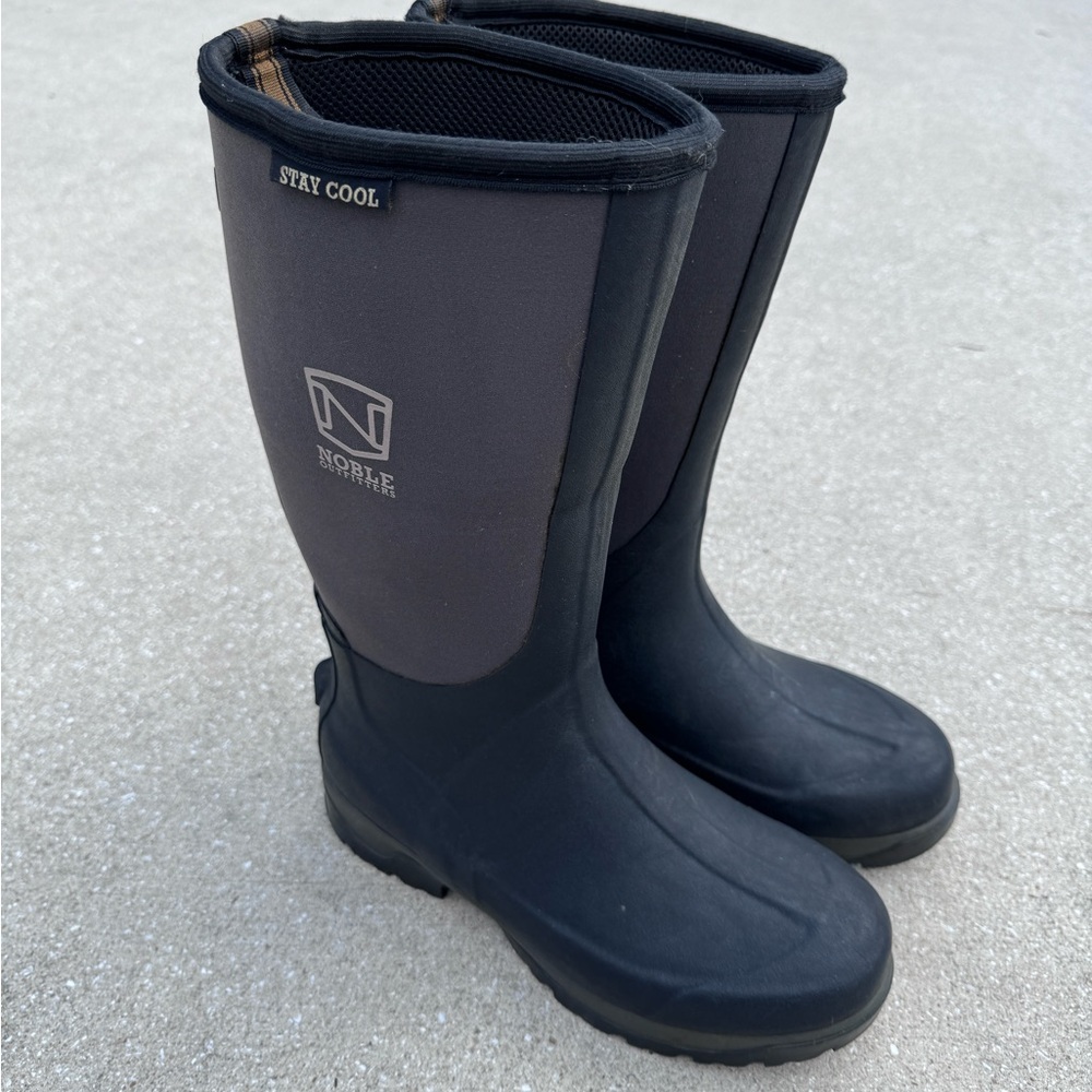 Men’s Muck Boots Size 11